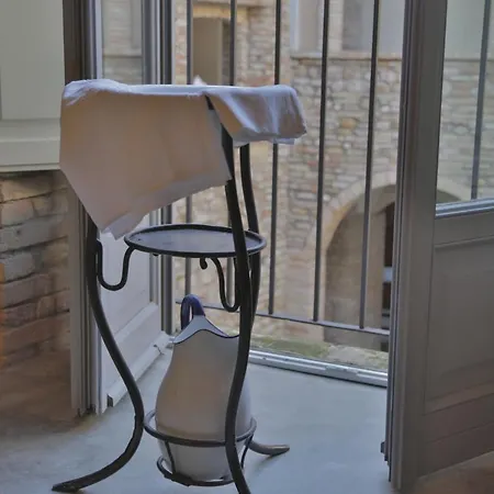 Palazzo Antico Nella Piazza Di Apartment Montepagano