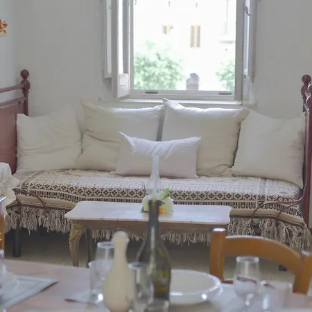 Palazzo Antico Nella Piazza Di * Montepagano