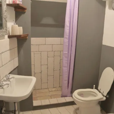 Palazzo Antico Nella Piazza Di * Montepagano