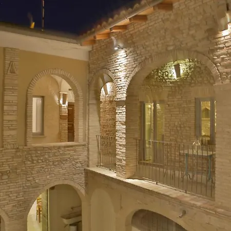 Appartamento Palazzo Antico Nella Piazza Di