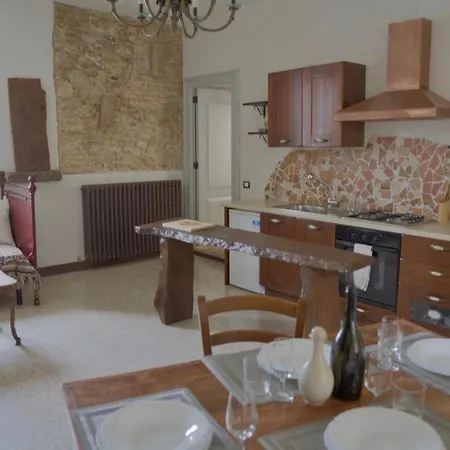 Apartment Palazzo Antico Nella Piazza Di