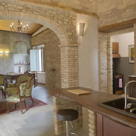 Apartment Palazzo Antico Nella Piazza Di