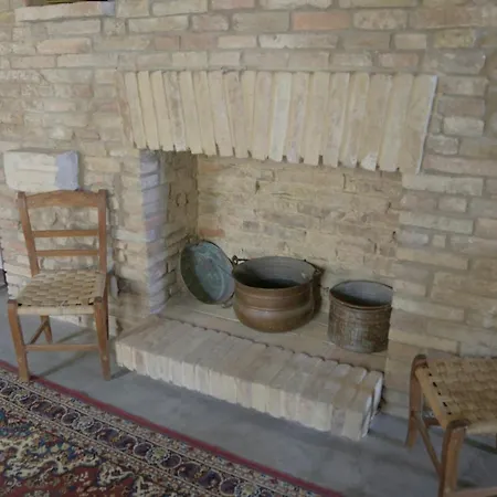 Palazzo Antico Nella Piazza Di Apartment *