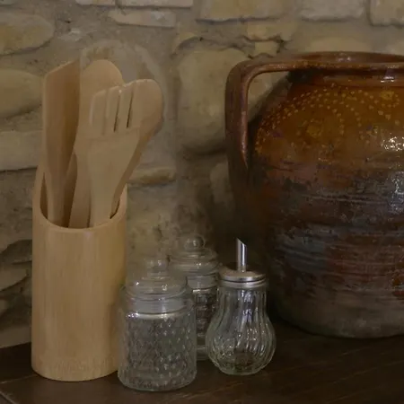 Palazzo Antico Nella Piazza Di * Montepagano