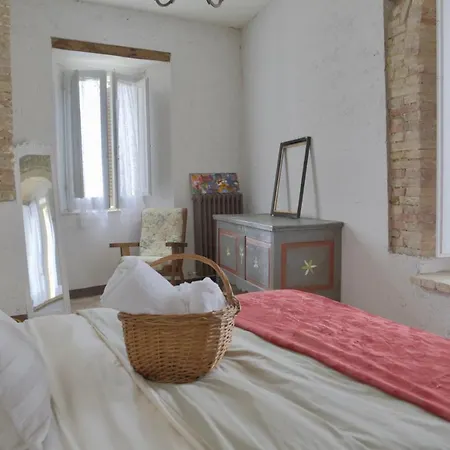 Palazzo Antico Nella Piazza Di Apartment Montepagano